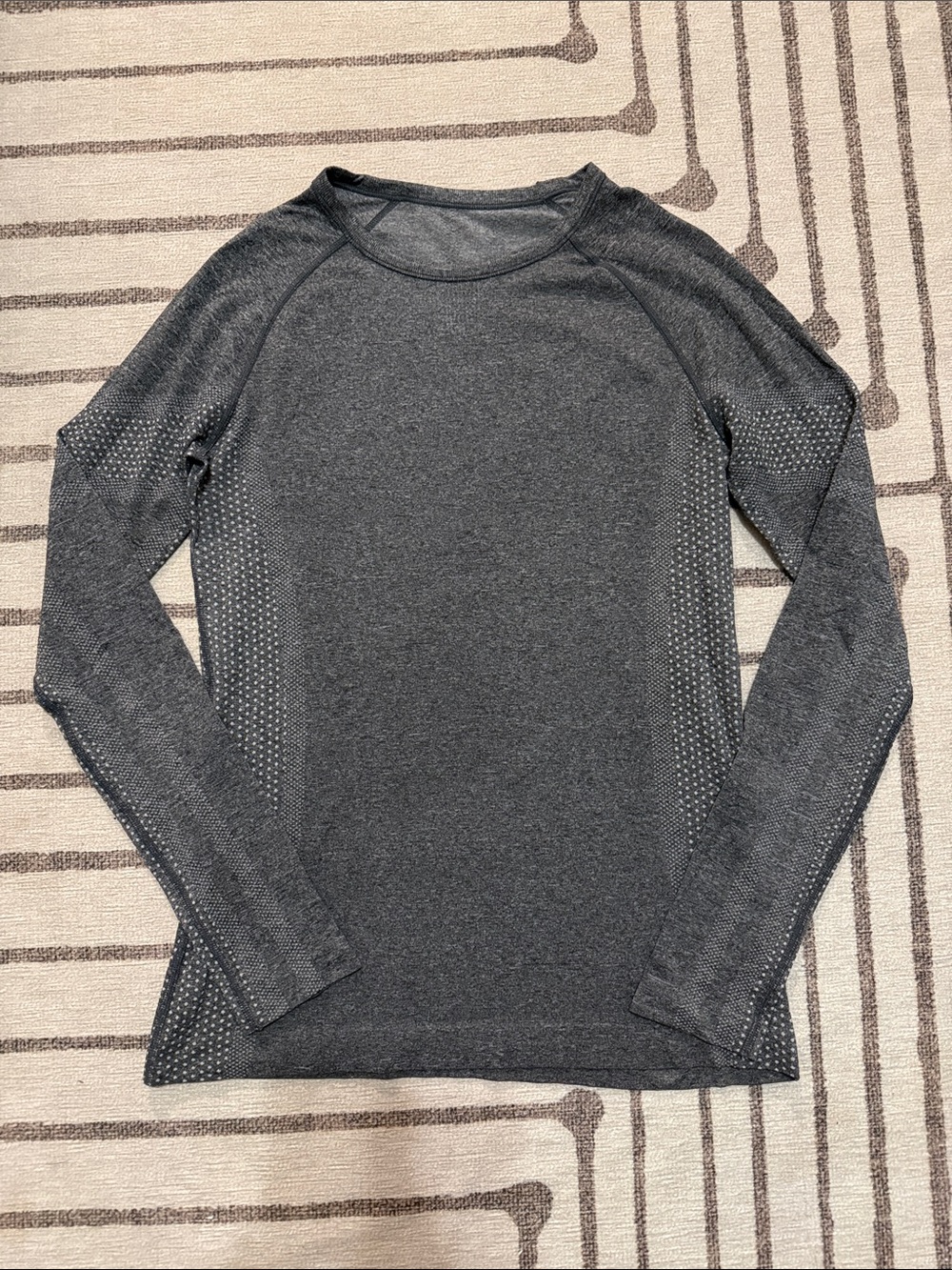 FIGS Women’s Salta Seamless Long Sleeve Underscrub - Graphite